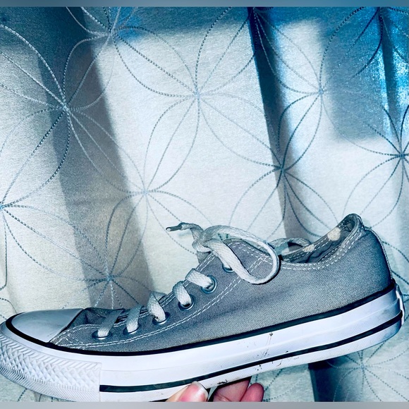 Women size 7 Converse All Star Grey polka dot shoes - Picture 2 of 5